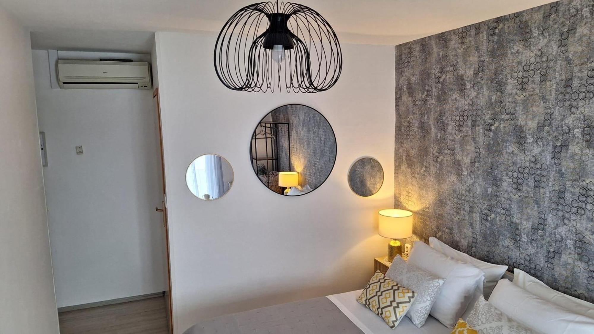 Apartments And Rooms With Parking Space Hvar - 13161 Hvar Town Room photo