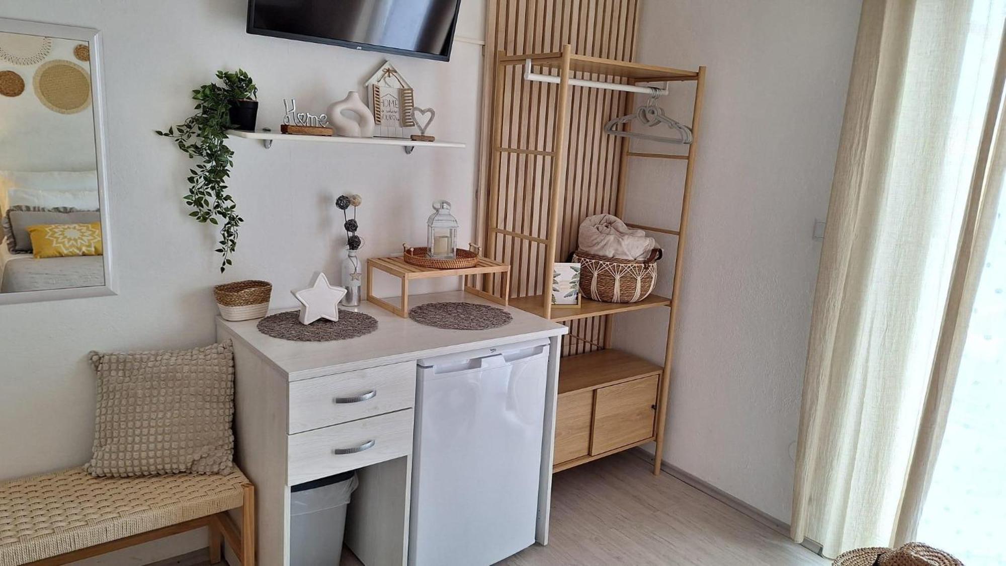 Apartments And Rooms With Parking Space Hvar - 13161 Hvar Town Room photo